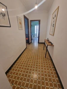 pasillo distribuidor